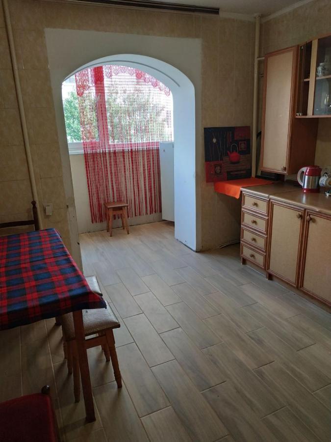 просторная с большим залом и спальней Apartment *