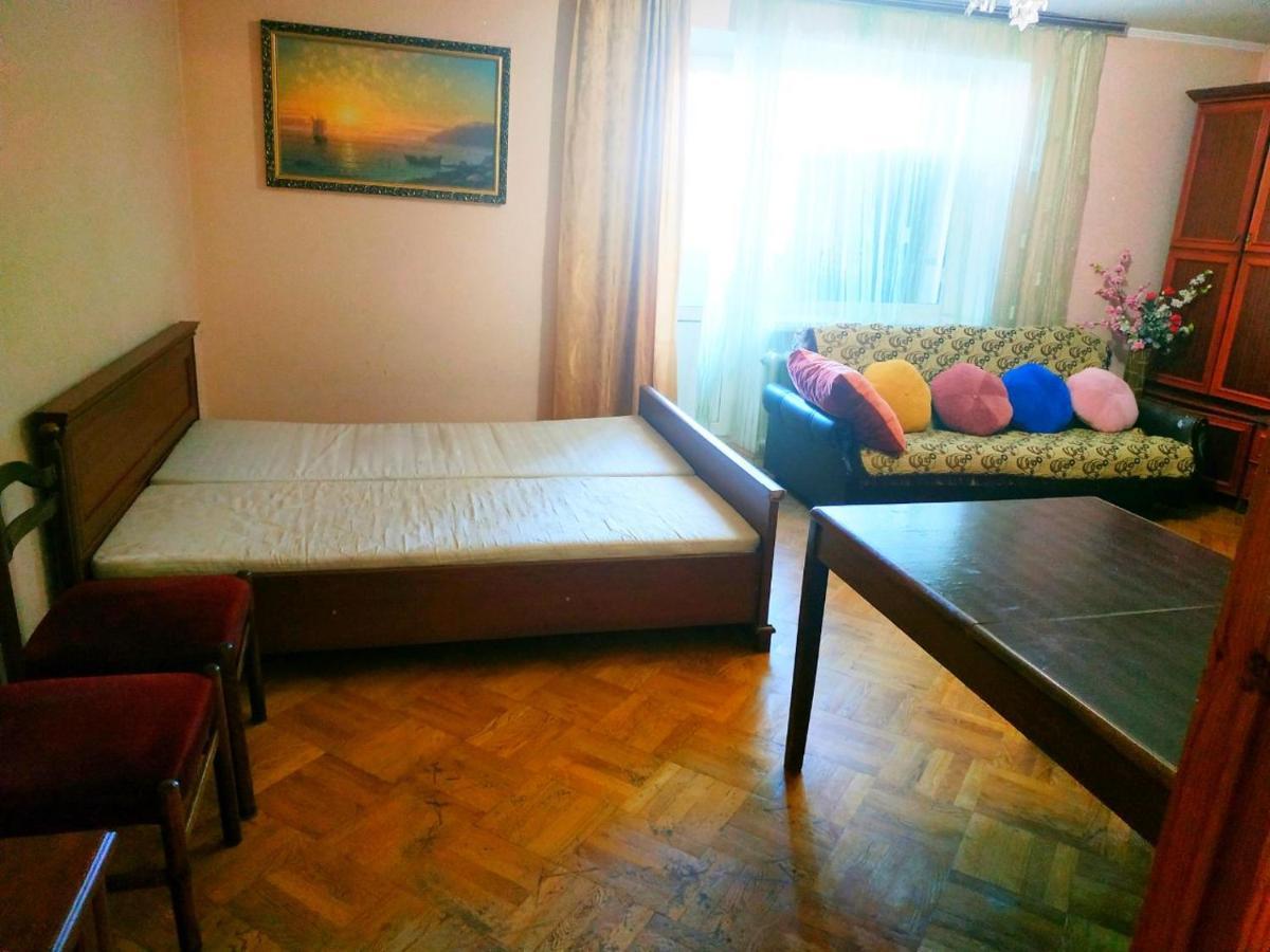 Apartment просторная с большим залом и спальней *